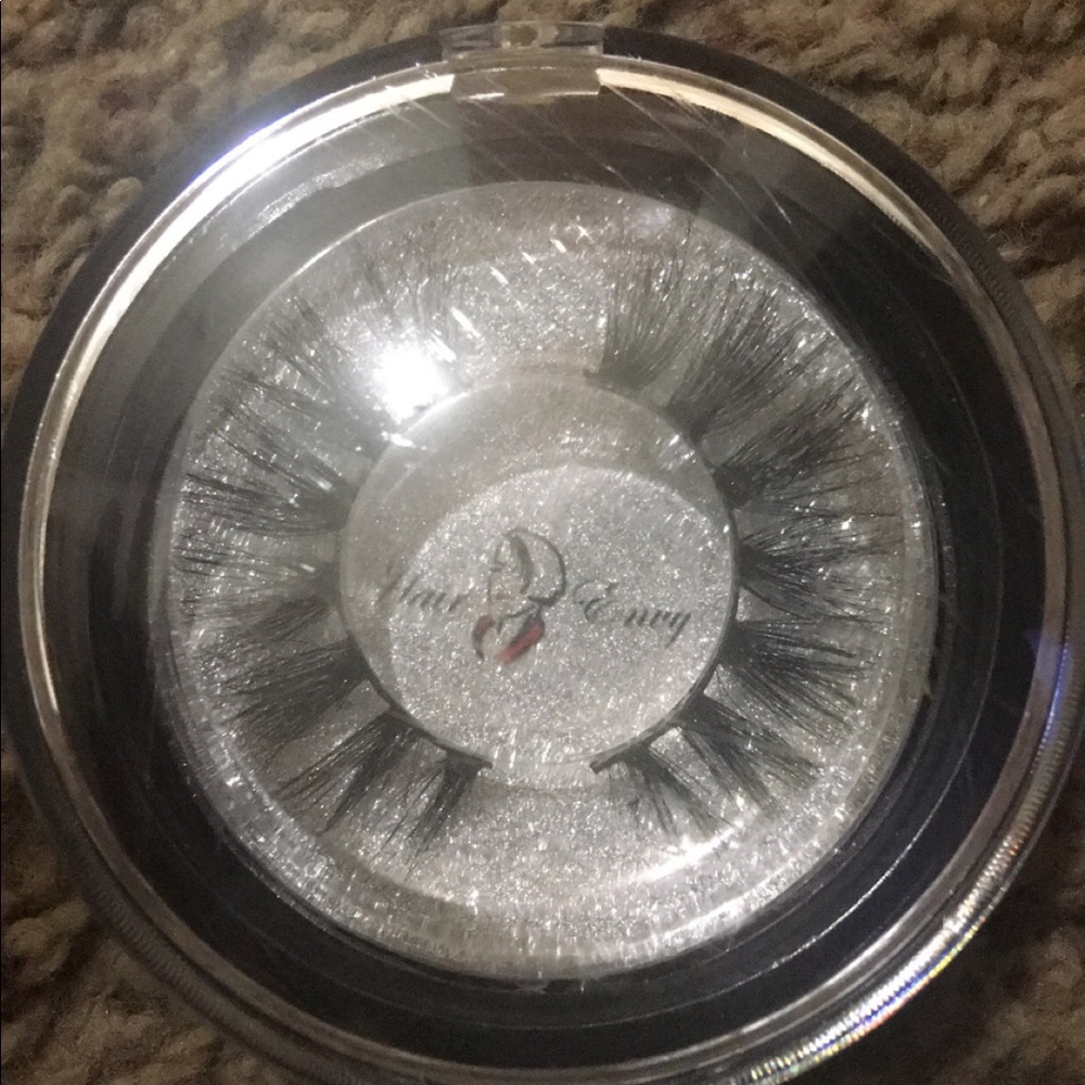 Mink lashes - Picture 6 of 8